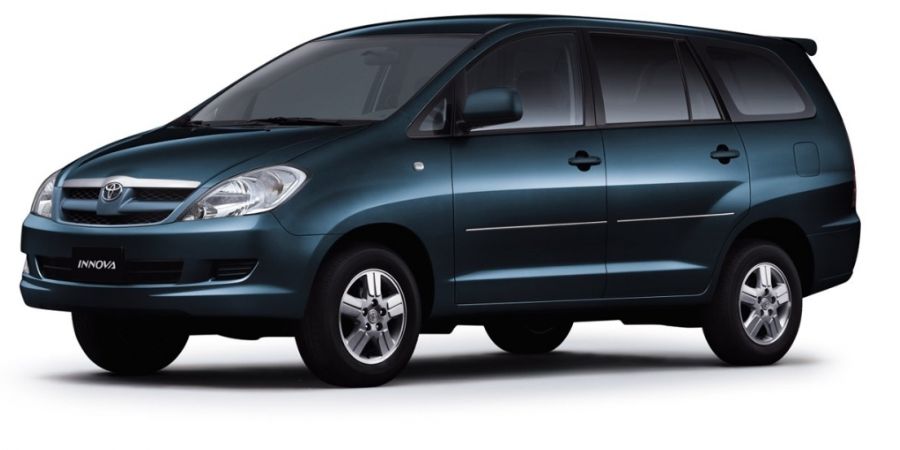 Dòng xe Toyota Innova 2.0E bền bỉ, tiết kiệm nhiên liệu, phù hợp cho gia đình đông người
