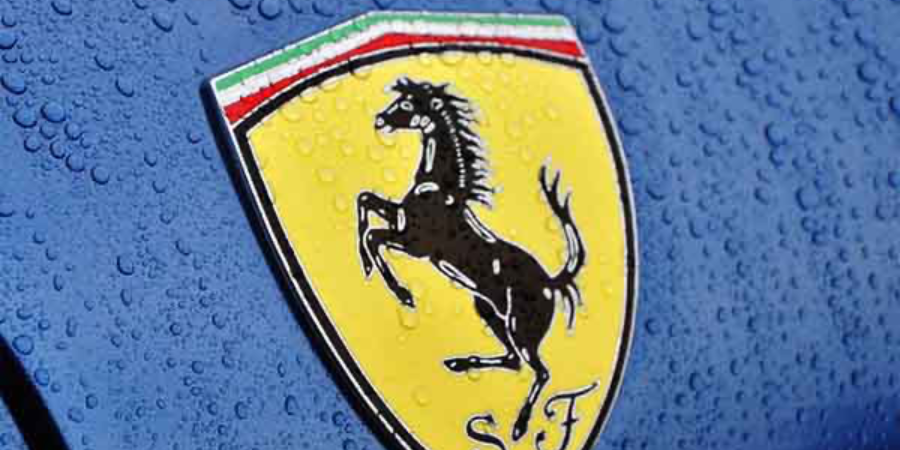 Các logo xe hơi nổi tiếng thế giới 6 Logo Ferrari thanh lap nam 1939