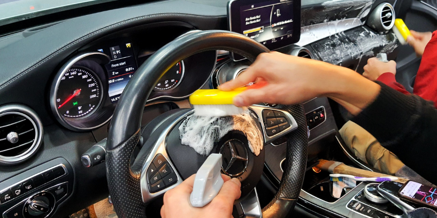 Hướng dẫn bảo dưỡng nội thất ô tô hiệu quả để xe luôn sạch và bền 1 Tai sao can bao duong noi that o to thuong
